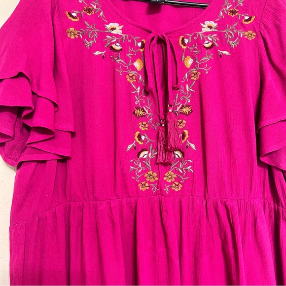 Torrid Crepe Embroidered Flutter Sleeve Top Blouse Pink Boho Tie Front Sz 1X - Picture 2 of 6